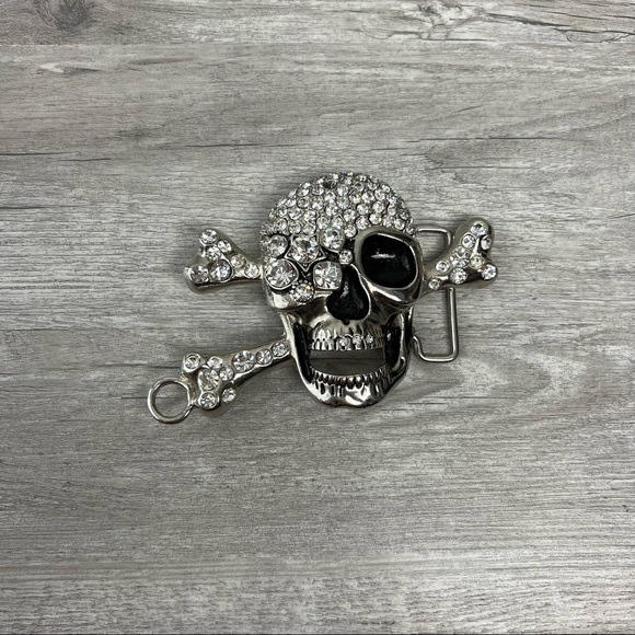 Silver Crystal Skull Belt Buckle - Picture 1 of 6